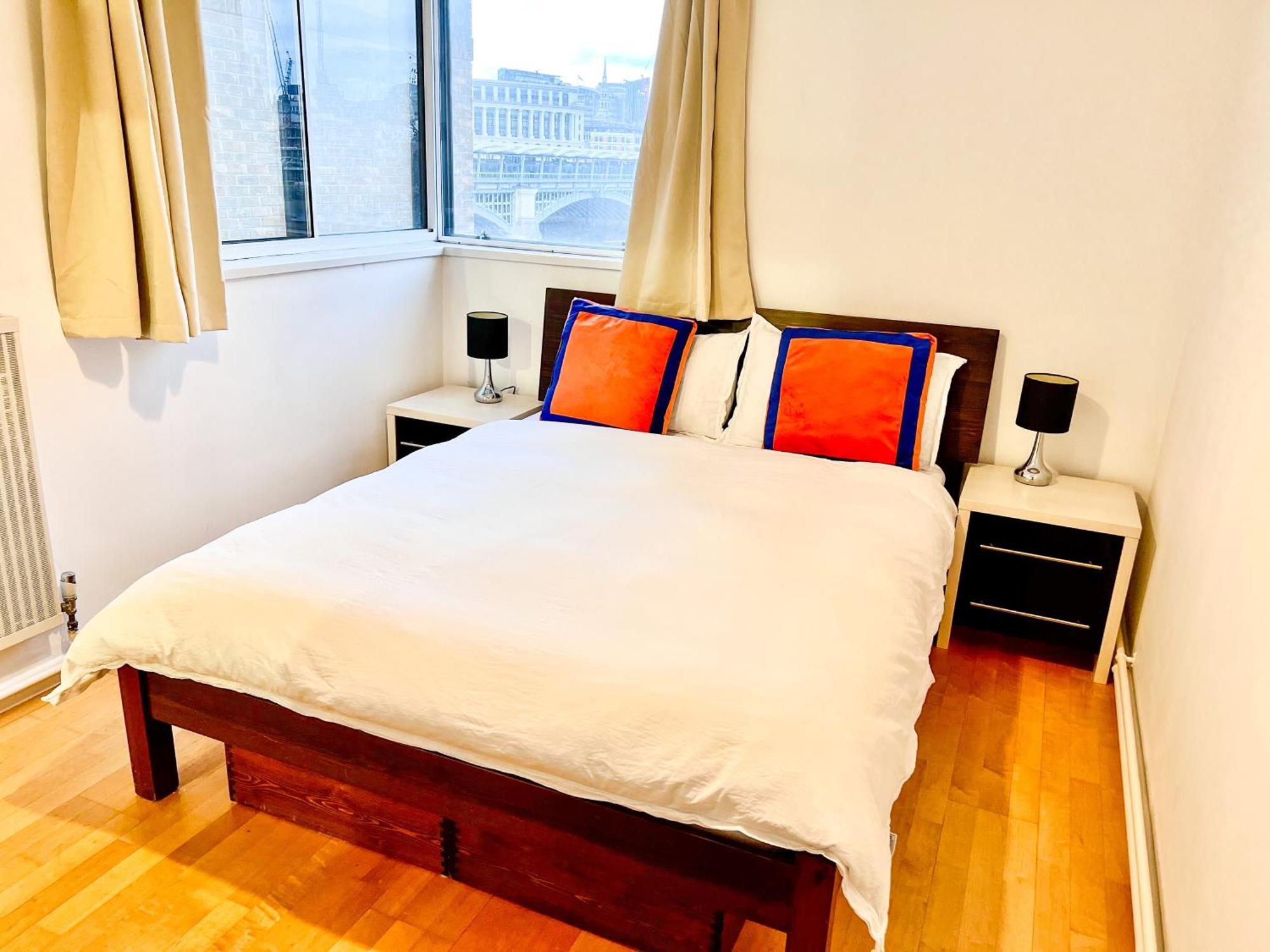 Great River Thames View Entire Apartment In The Most Central Лондон Екстериор снимка