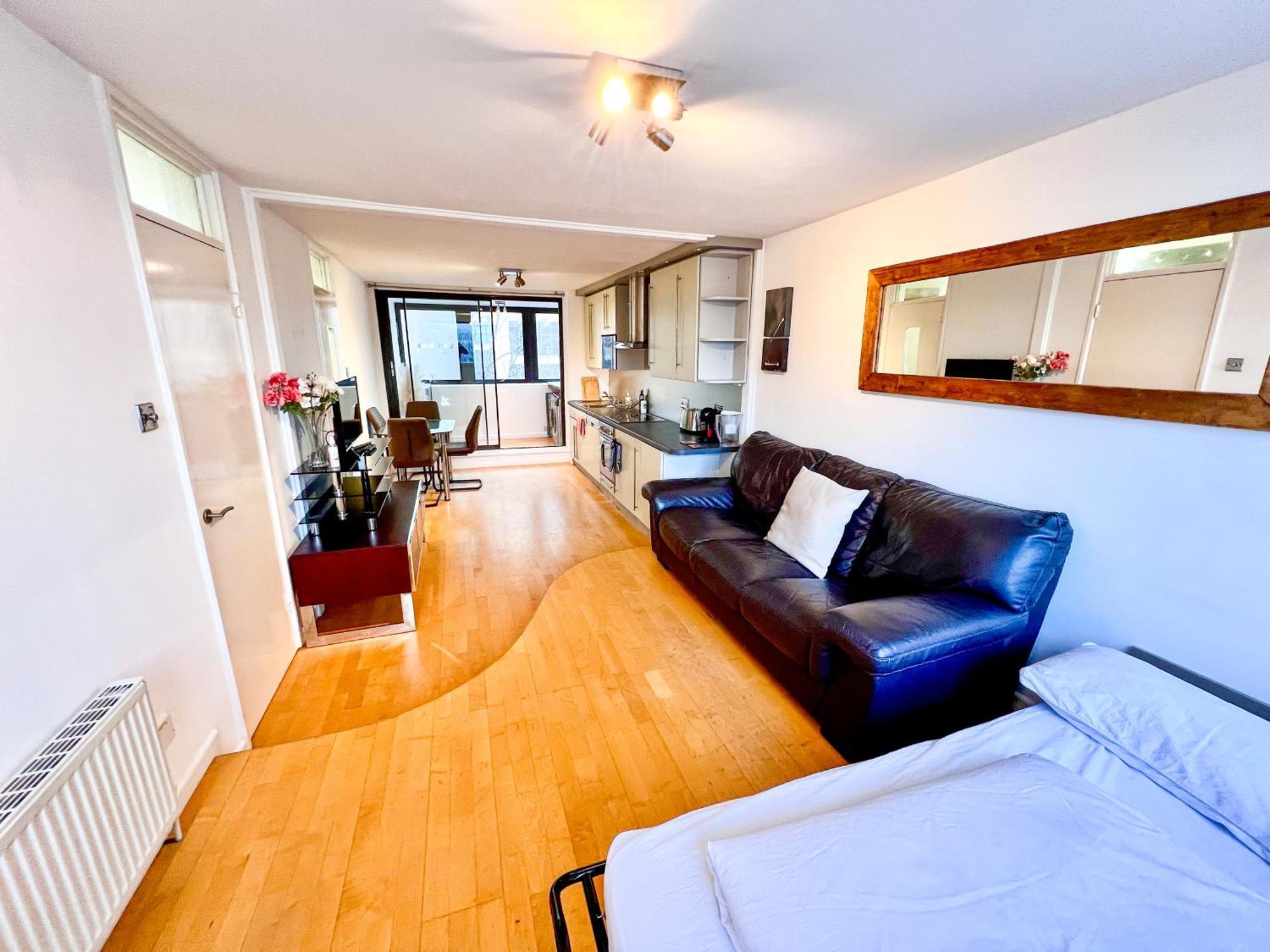 Great River Thames View Entire Apartment In The Most Central Лондон Екстериор снимка