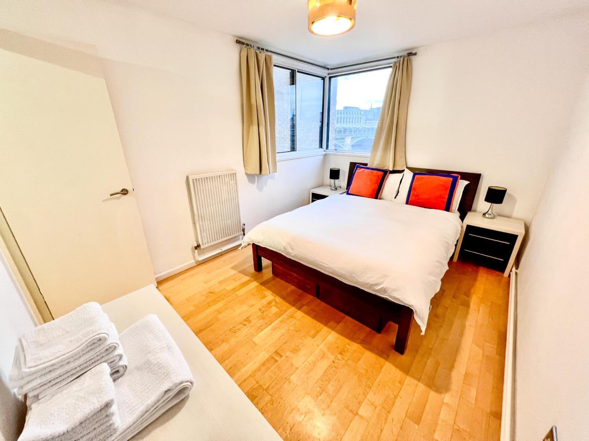 Great River Thames View Entire Apartment In The Most Central Лондон Екстериор снимка