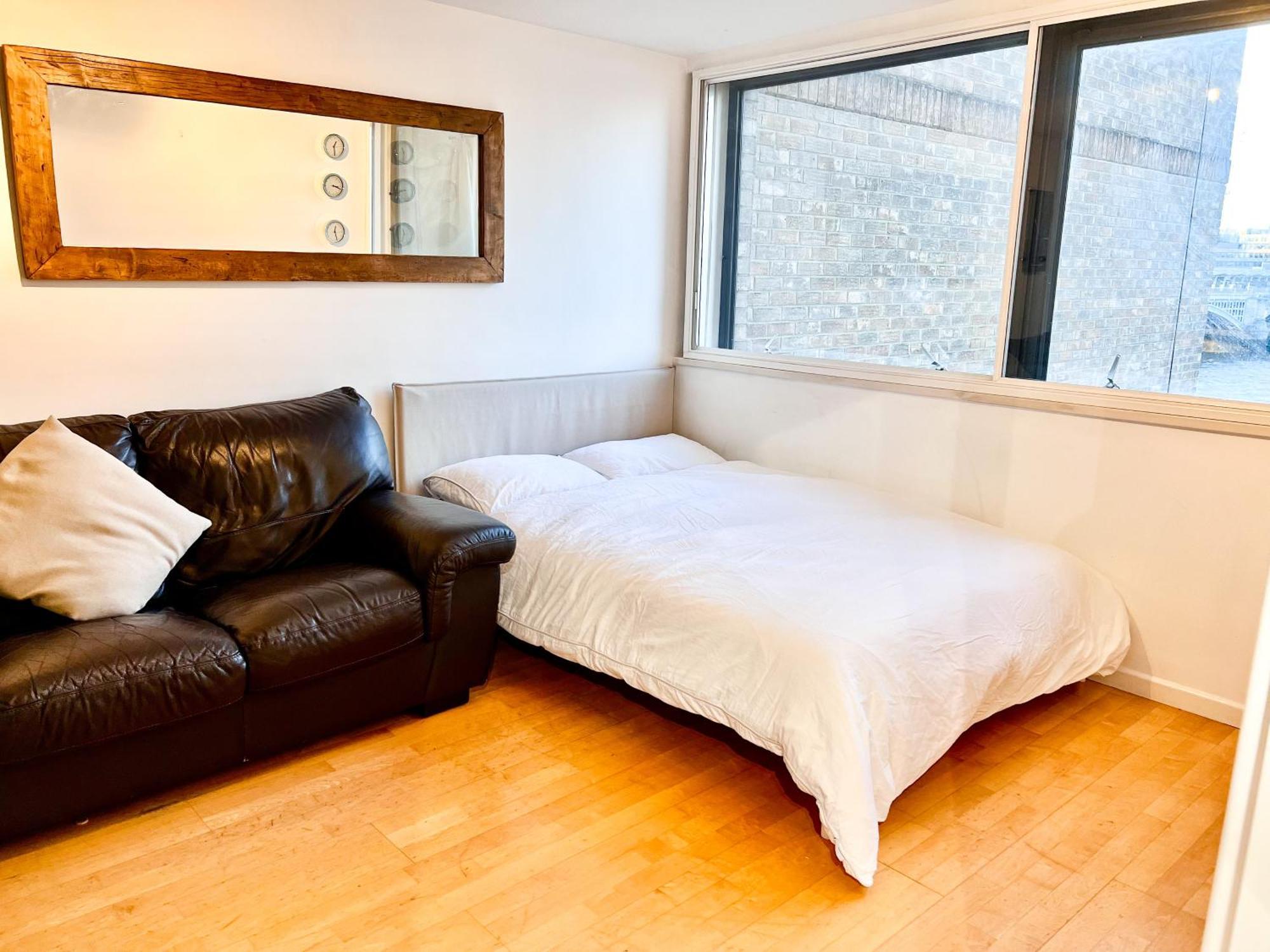 Great River Thames View Entire Apartment In The Most Central Лондон Екстериор снимка